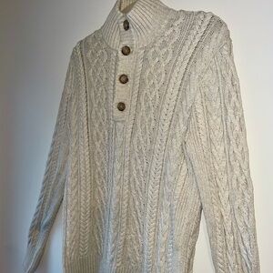 Banana Republic Cream Cable Knit Sweater